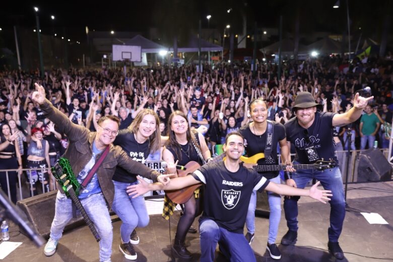 luverdenses prestigiam a viii edicao do dia do rock festival