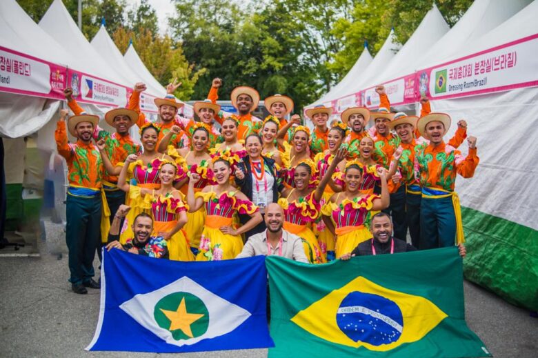 Foto da premiação do Flor Ribeirinha na Coréia do Sul              Crédito - Assessoria