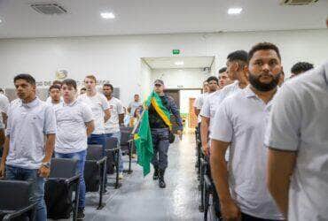 mais de 180 jovens prestam juramento a bandeira nesta sexta feira 07 -CenárioMT