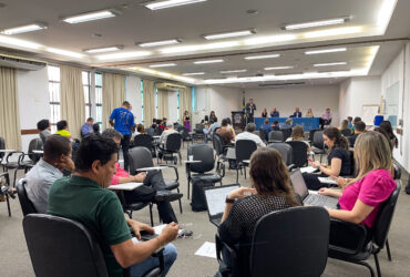 Os participantes foram divididos em grupos para o início das dinâmicas de estudos.  - Foto por: Marcos Salesse