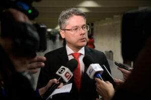 MP que retoma obras em escolas será discutida em 2ª audiência na quarta