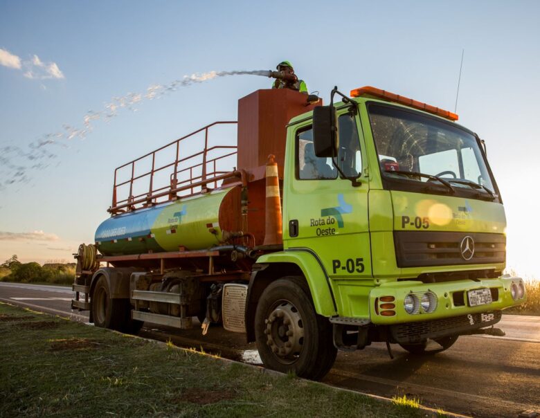 Nova Rota do Oeste dispõe de seis caminhões pipa, abafadores em todas as 70 viaturas operacionais e equipes treinadas para atuação em pequenos focos de calor  - Foto por: Divulgação/Nova Rota do Oeste