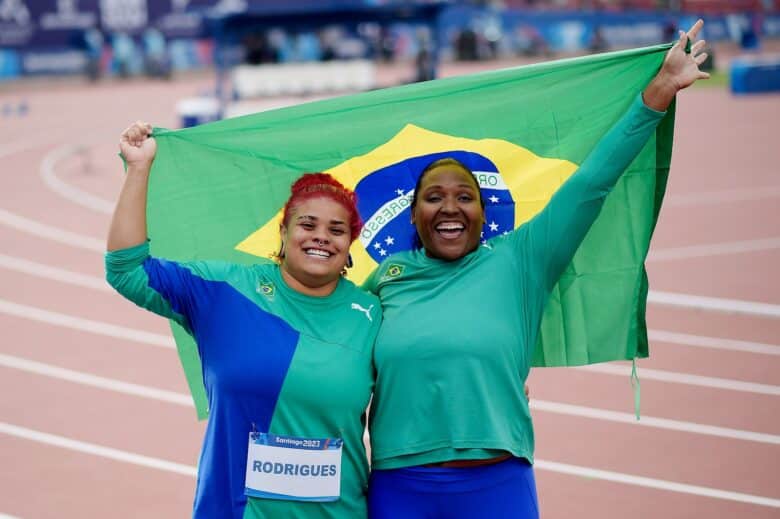 Izabela Rodrigues é ouro e Andressa de Morais prata no lançamento de disco feminino no Pan de Santiago - em 30/10/2023 Por: Alexandre Loureiro/COB/Direitos Reservados