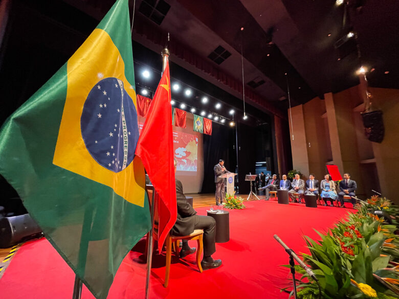 Cerimônia de abertura reuniu diferentes membros da comunidade acadêmica e representantes de diversas organizações  - Foto por: Marcos Salesse