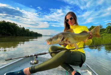 Pescadora esportiva de Goiás, Tanilla Moura ressaltou que a proposta de MT vai gerar desenvolvimento econômico  - Foto por: Arquivo Pessoal/Instagram