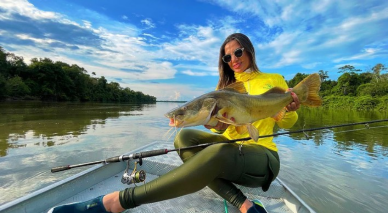 Pescadora esportiva de Goiás, Tanilla Moura ressaltou que a proposta de MT vai gerar desenvolvimento econômico  - Foto por: Arquivo Pessoal/Instagram