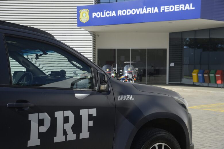 prf e receita apreendem 50 mil aventais cirurgicos na via dutra scaled 1