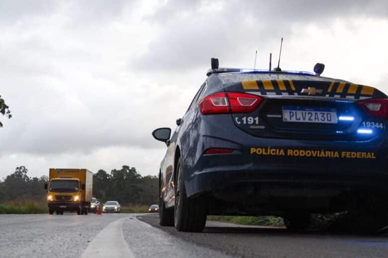 A Polícia Rodoviária Federal (PRF) - Por: Polícia Rodoviária Federal