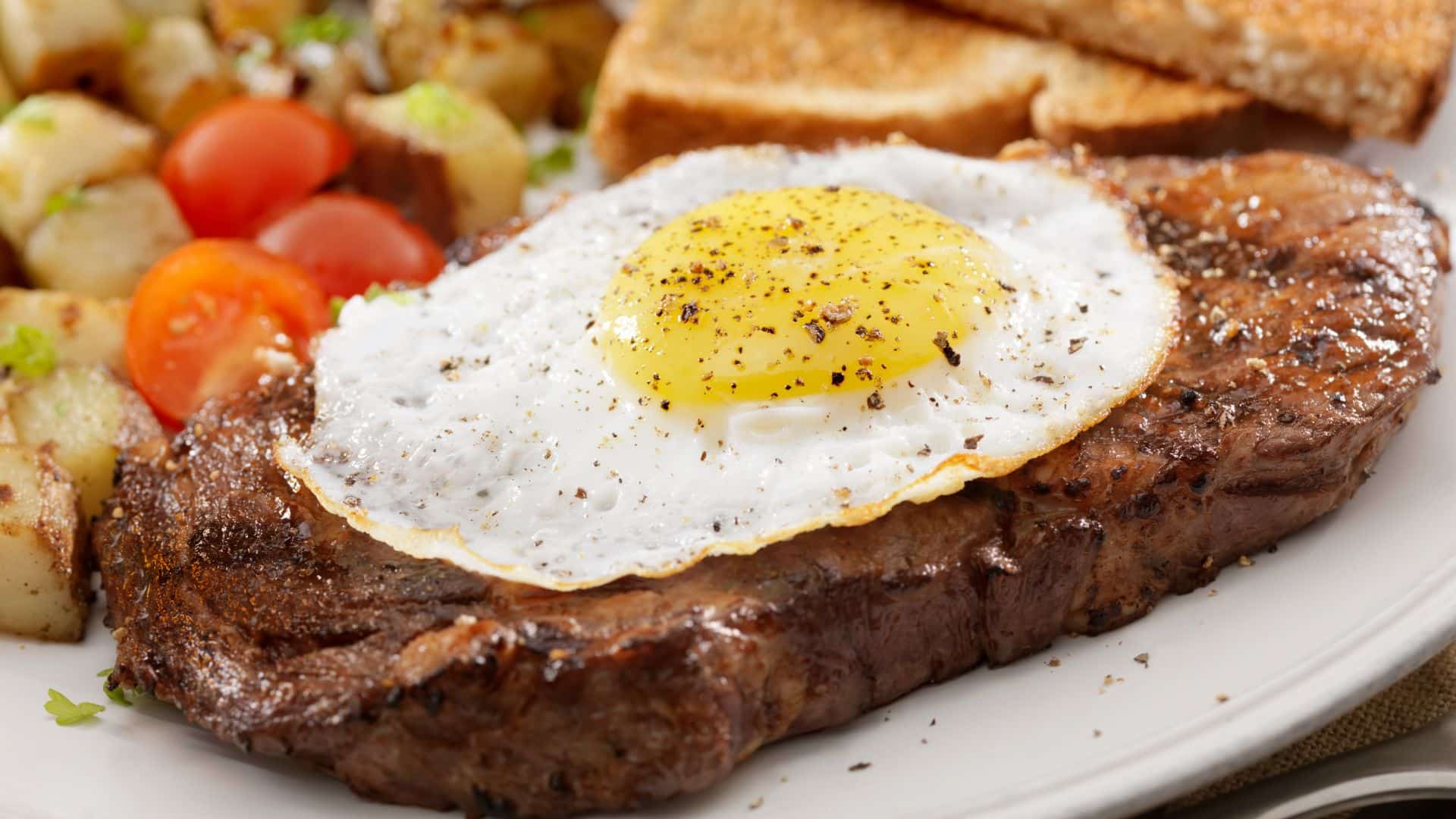 Como fazer bife, a combinação perfeita do arroz com feijão