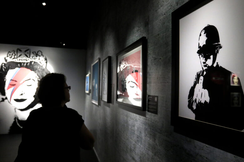 rio recebe exposicao sobre a obra provocadora do artista banksy scaled 1