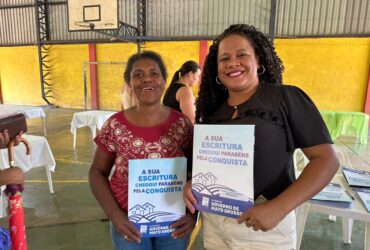 Moradores de Santo Afonso que aguardavam a regularização do seu imóvel há 40 anos  - Foto por: Fernanda Trindade