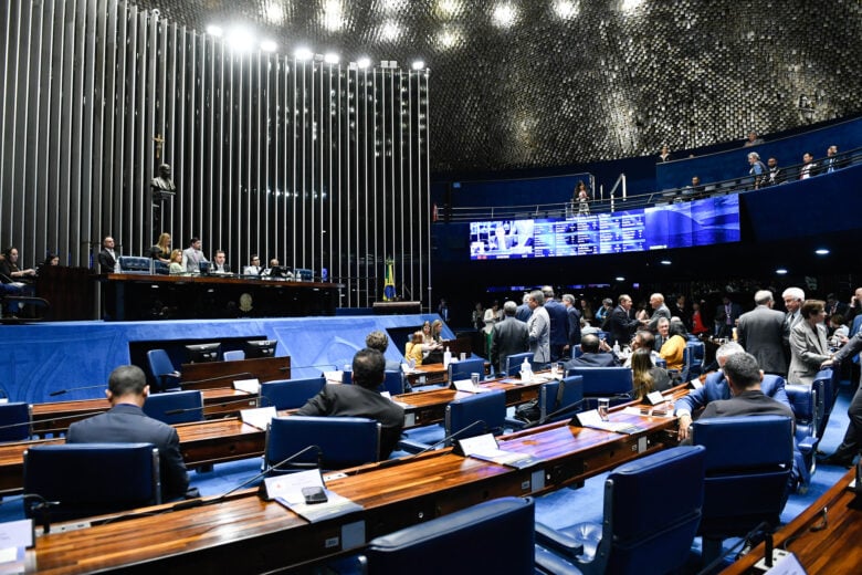 senado aprova mp que aumenta salario minimo e amplia isencao do ir