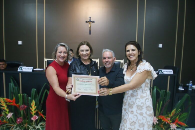 servidores e equipes da administracao municipal recebem honraria do legislativo