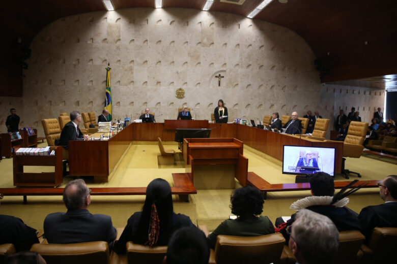 Brasília (DF) 07/06/2023 - Sessāo de julgamento Supremo Tribunal Federal (STF) julgamento do marco temporal de terras indígenas. O caso põe em lados opostos ruralistas e povos originários, e está parado na Corte desde 2021. O tema tem relevância porque será com este processo que os ministros vão definir se a tese do marco temporal tem validade ou não. O que for decidido valerá para todos os casos de demarcação de terras indígenas que estejam sendo discutidos na Justiça. Foto: José Cruz/Agência Brasil