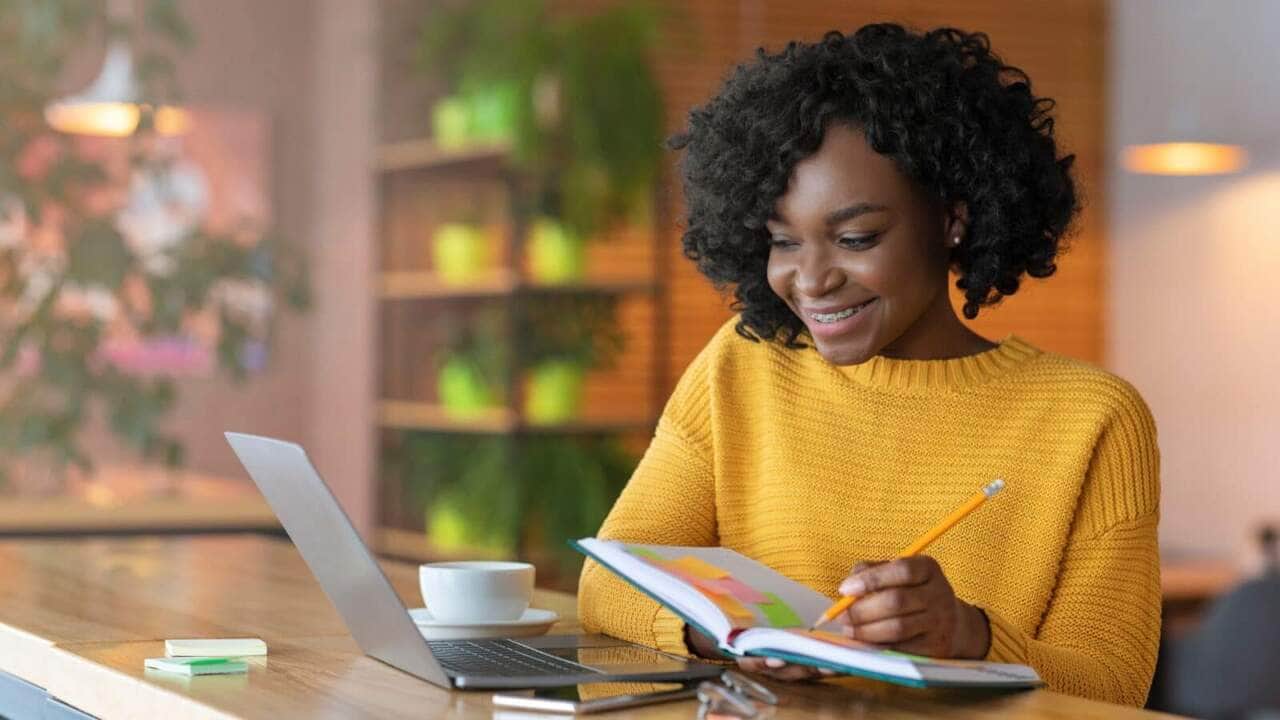 Jovens e trabalhadores com ensino médio completo são os mais contratados em Mato Grosso