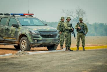 Gefron prende motorista de táxi com 14 tabletes de maconha