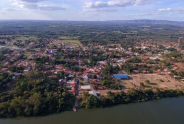 As margens do rio, é possível desfrutar de áreas verdes preservadas