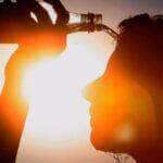 O Ministério da Saúde ressalta os riscos associados às temperaturas elevadas