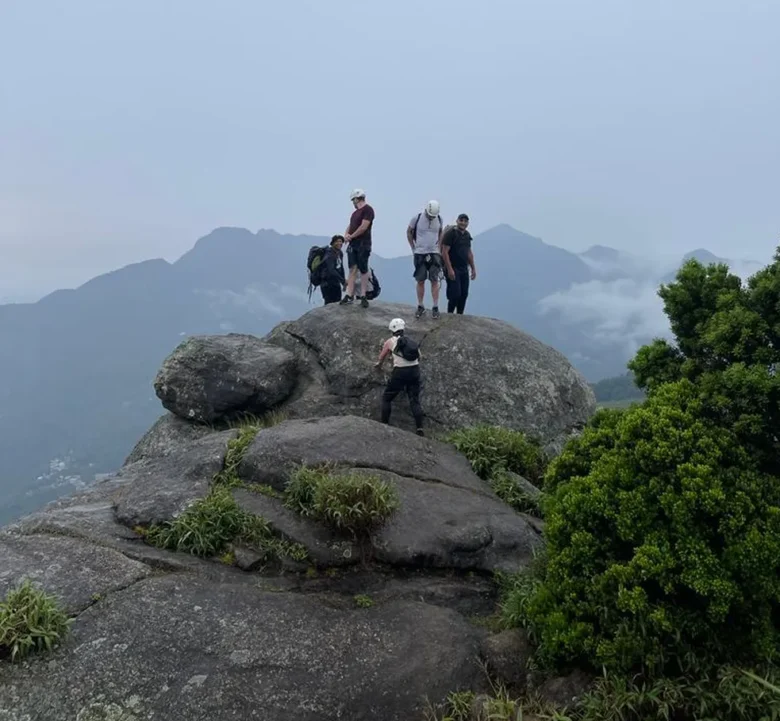 Turista de Mato Grosso registra fatalidade ao filmar morte de guia atingido por raio no Rio de Janeiro