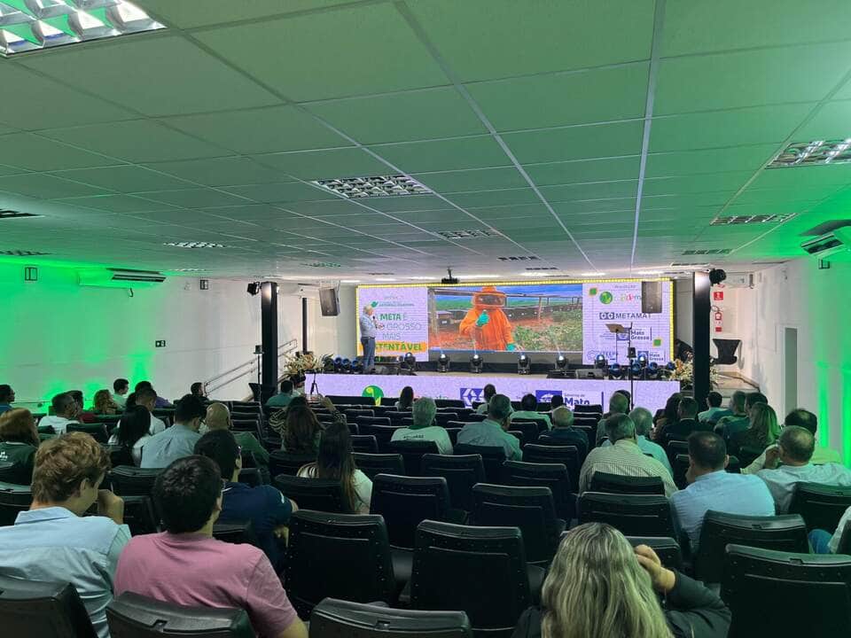 Palestrantes discutem o uso do remineralizador desde a fabricação até o uso e a implantação. - Foto por: Assessoria Sedec-MT