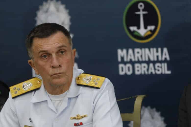 Rio de Janeiro (RJ), 06/11/2023 - O vice-almirante Renato Ferreira fala sobre a atuação da Marinha na missão de Garantia da Lei e da Ordem (GLO) para combate ao tráfico e crimes em portos do Rio de Janeiro e São Paulo. Foto: Fernando Frazão/Agência Brasil