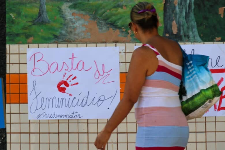 Brasília, São Sebastião (DF), 10. 08. 2023 - Ato contra o feminicídio no Distrito Federal na cidade satélite de São Sebastião (DF). Somente no primeiro semestre deste ano (janeiro a junho), foram assassinadas 18 mulheres no DF. Foto: Fabio Rodrigues-Pozzebom/Agência Brasil Por: Fabio Rodrigues-Pozzebom/ Agência Brasil