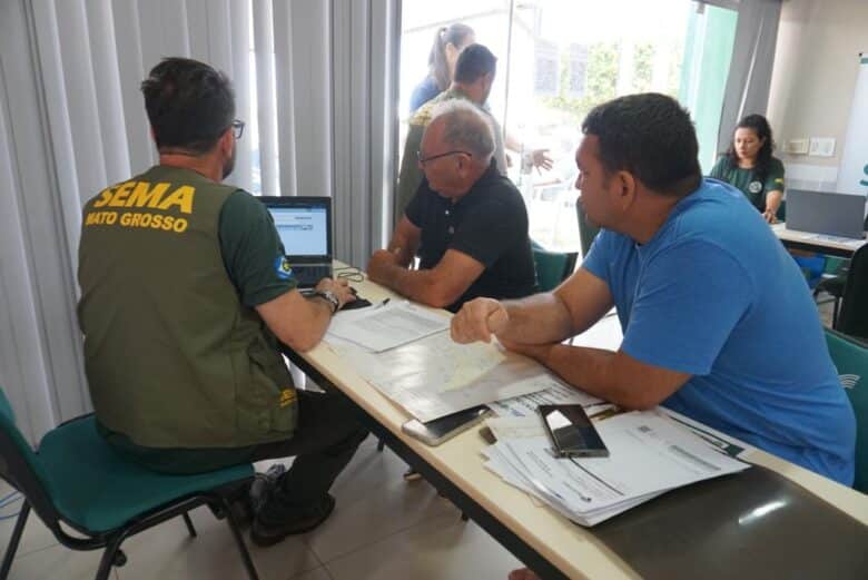 Atendimento durante Mutirão Ambiental de Cáceres              Crédito - Sema/MT