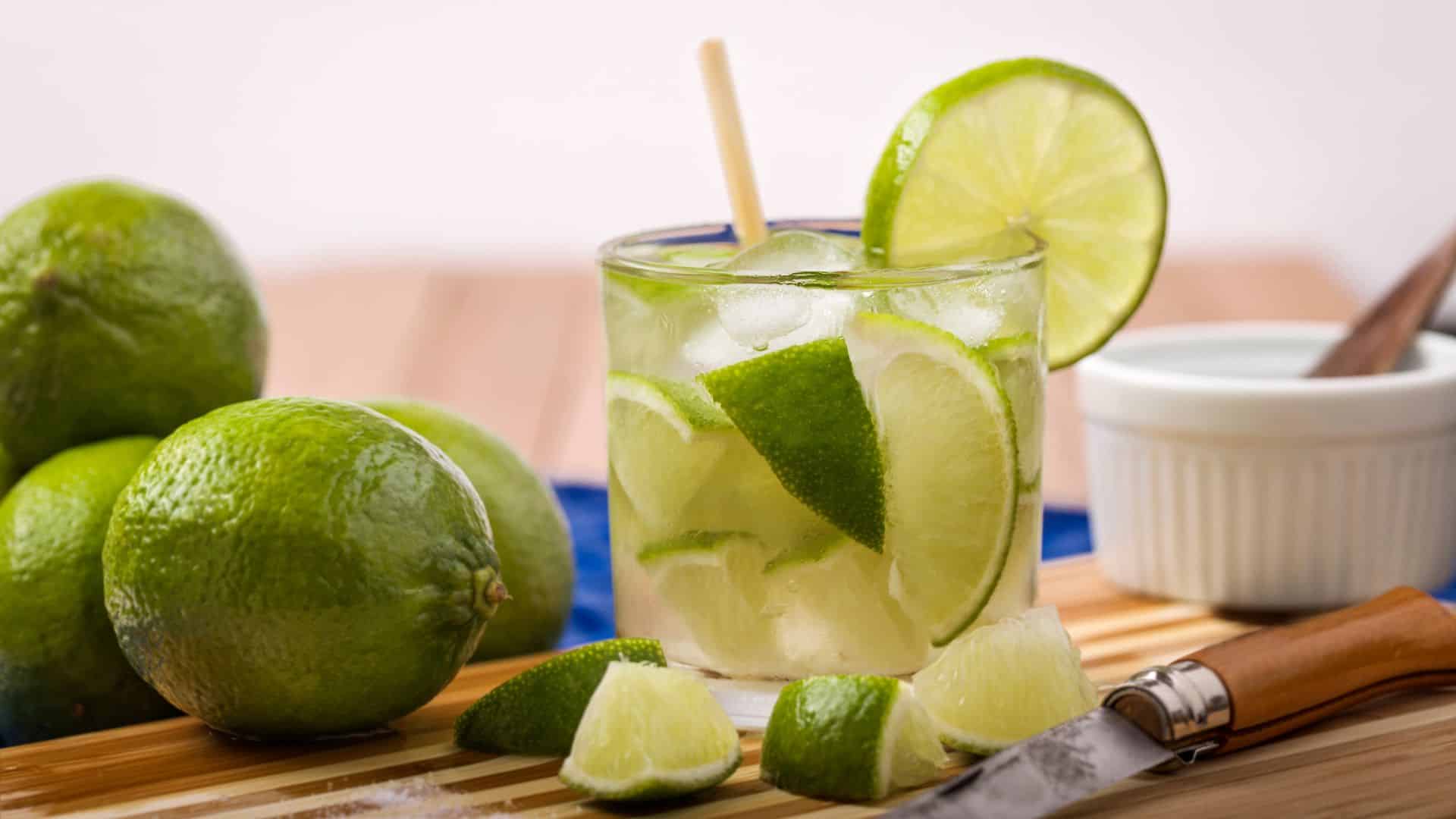 Caipirinha de limão