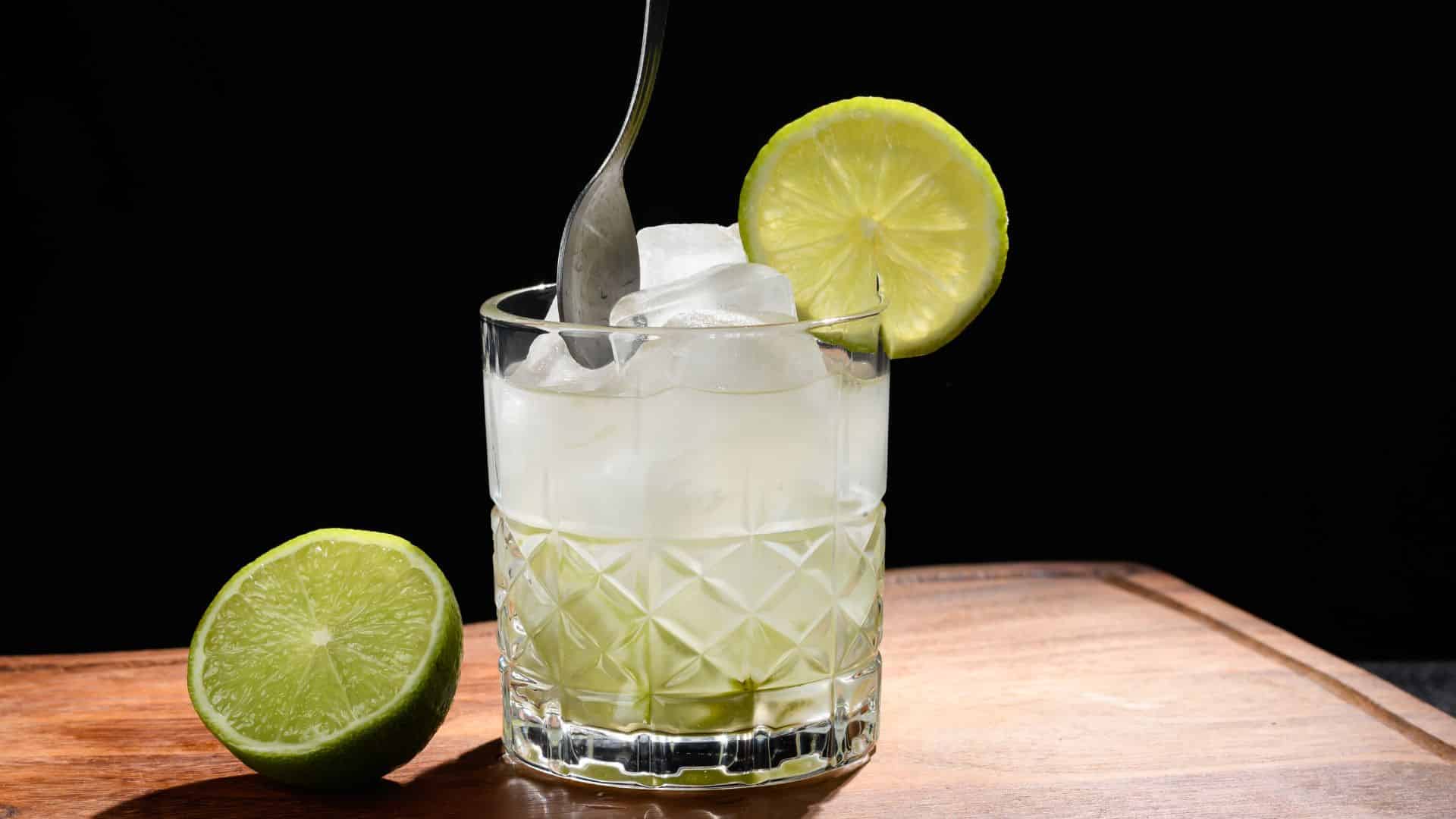 Caipirinha de limão