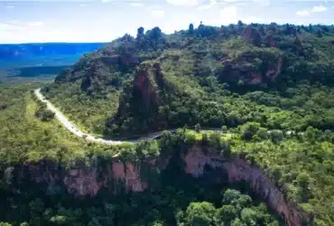 Justiça de Mato Grosso pode paralisar obras no Portão do Inferno após denúncias de irregularidades