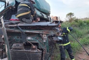 Motorista morre em colisão envolvendo duas carretas na MT-170