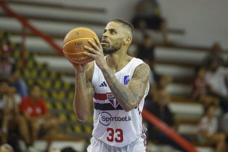 ala Malcolm Miller do São Paulo Basquete - em São Paulo x Flamengo, em 07/12/2023 Por: Miguel Schincariol/São Paulo FC/Direitos Reservados