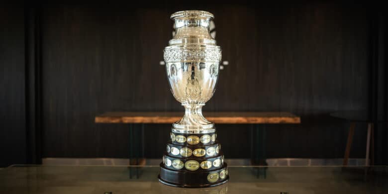 troféu, copa américa Por: Divulgação/Conmebol/Direitos Reservados