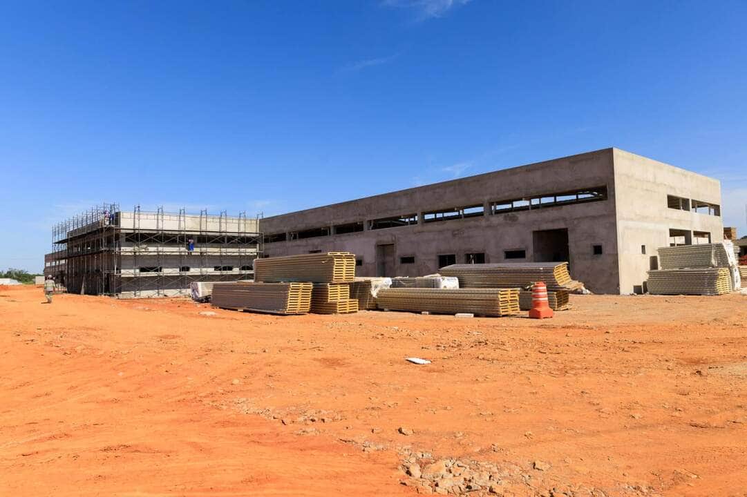 Construção do novo Hospital Regional de Alta Floresta avançou 27,5% só em 2023 e já soma o total de 33,9% de execução Crédito - Marcos Vergueiro | Secom-MT