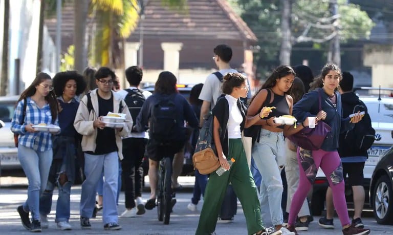 Em um mês, BB repactua mais de R$ 1,3 bi em dívidas do FIES - Foto: Tânia Rêgo/Agência Brasil