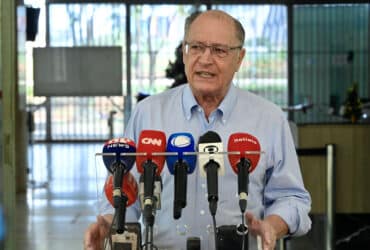 Brasília (DF), 31/12/2023 - Vice-Presidente da República, Geraldo Alckmin, durante entrevista coletiva na Esplanada dos Ministérios, em Brasília. Foto : Cadu Gomes/VPR