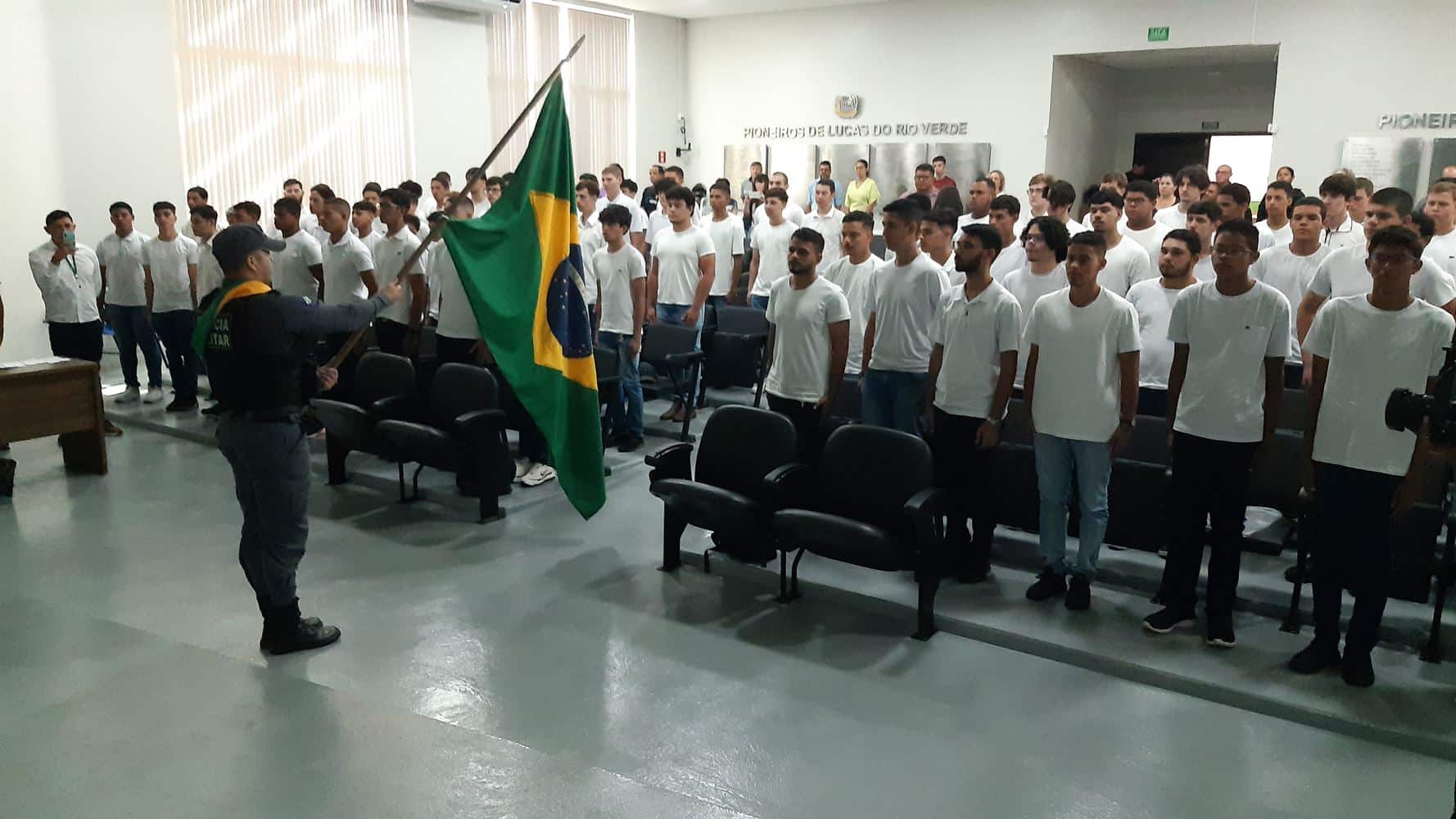 Cerimônias de Juramento à Bandeira estão suspensas em Lucas do Rio Verde