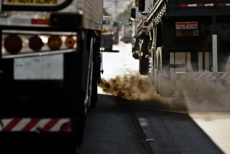 caminhões, poluição, Gases poluentes , trânsito Por: Arquivo/Marcelo Camargo/Agência Brasil