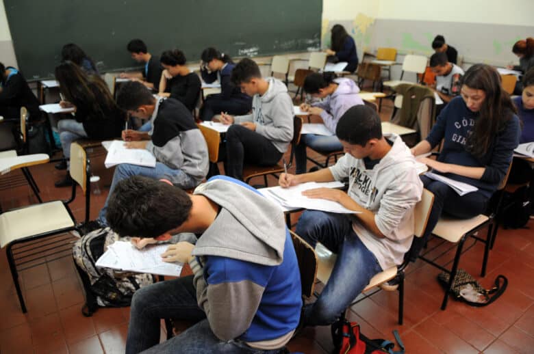 Estudantes brasilienses concluem simulado do Enem Colégio Setor Oeste, Asa Sul, Brasília, DF, Brasil 7/7/2016 Foto: Gabriel Jabur/Agência Brasília.   Estudantes das redes pública e privada de Brasília participaram, nesta quinta-feira, do Por: 07. 07. 2016/Gabriel Jabur/Agência Brasília