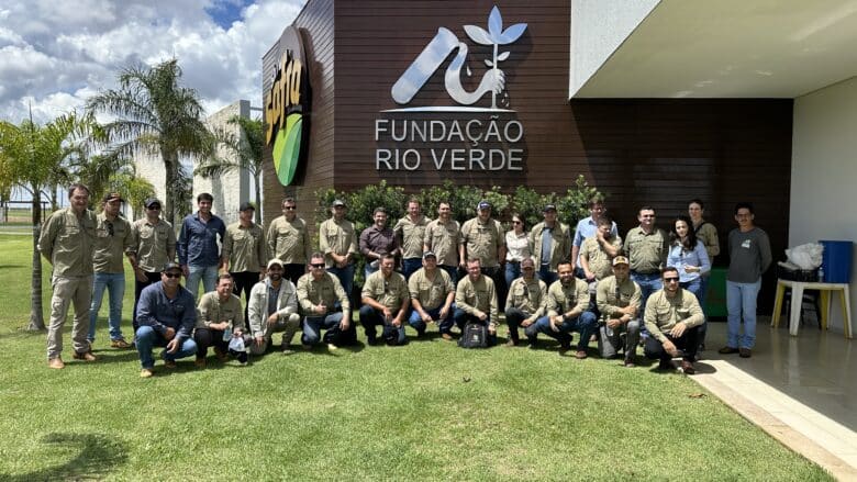 Consultores do sul do país visitam Fundação Rio Verde para conhecer anomalia da soja