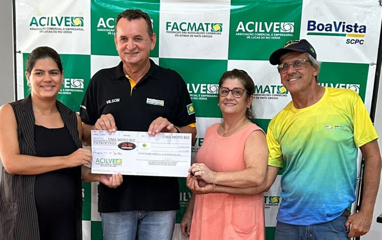 Foram sorteados 24 prêmios, sendo 05 motos Honda Biz, 04 geladeiras duplex, 03 TVs de 40 polegadas e 12 vales-compra.