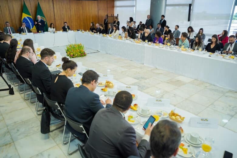 Brasília (DF), 27/10/2023, O presidente Lula, fala com a imprensa, durante café da manhã com jornalistas, no Palácio do Planalto. Foto: Rafa Neddermeyer/Agência Brasil