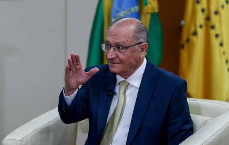 Brasília (DF), 22/12/2023, O vice-presidente e Ministro do Desenvolvimento, Indústria, Comércio e Serviços, Geraldo Alckmin, durante entrevista exclusiva para EBC, no Palácio do Planalto. Foto: Jose Cruz/Agência Brasil