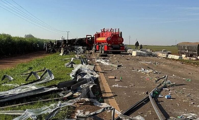 Motorista de carreta dorme ao volante e morre em batida na BR-364 em MT