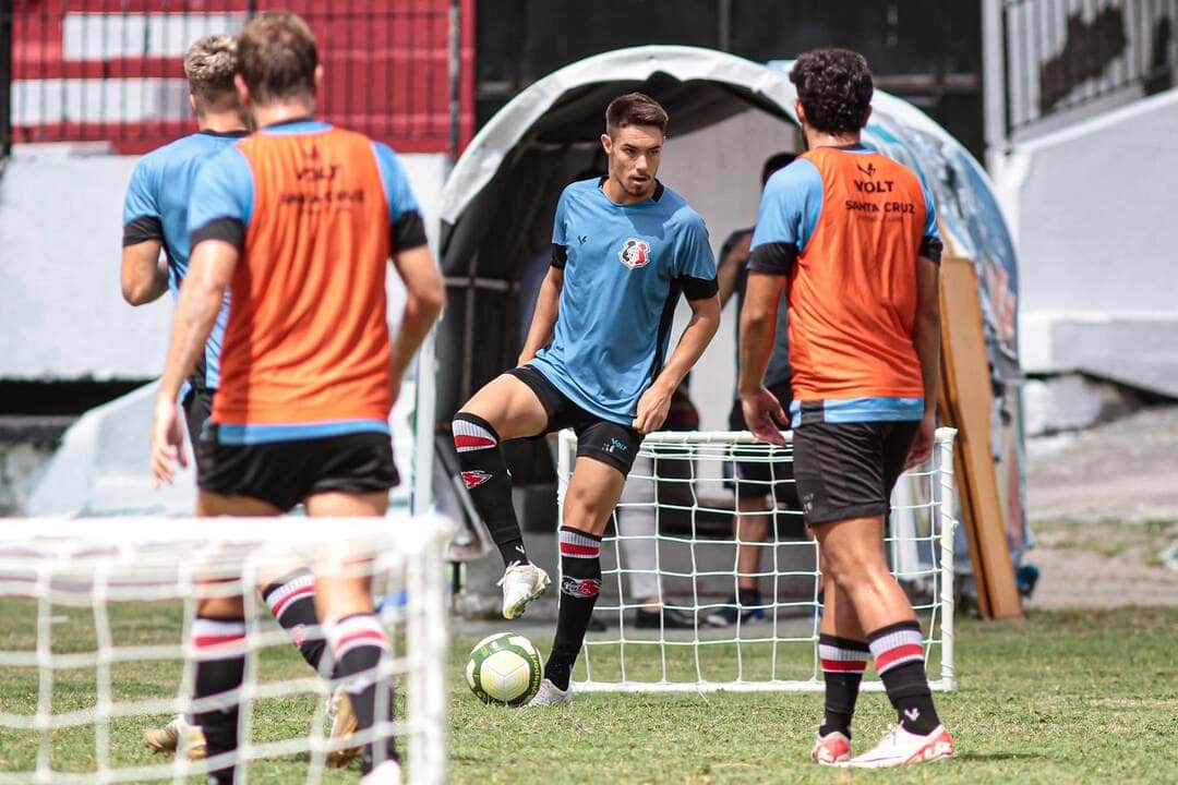 Petrolina x Santa Cruz ao vivo; onde assistir ao jogo desta terça-feira (6). Foto: Divulgação Santa Cruz