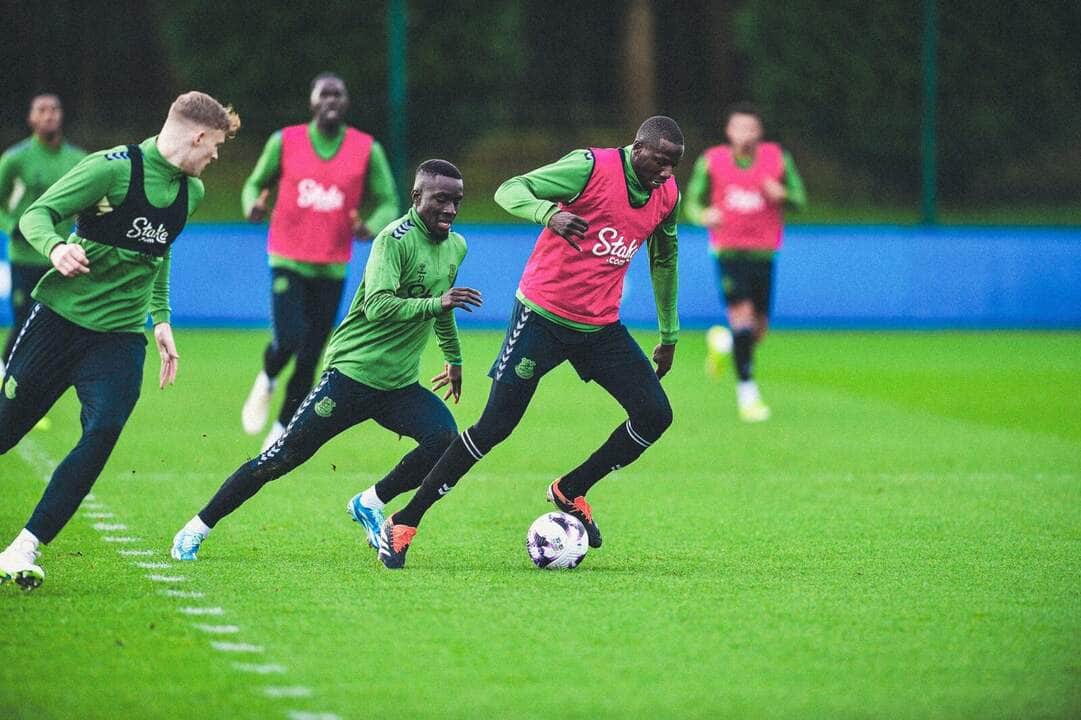 Everton x Crystal Palace ao vivo; onde assistir ao jogo do Everton nesta segunda-feira (19). Foto: Divulgação Everton