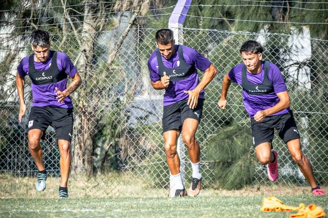Defensor x Puerto Cabello; onde assistir ao vivo o jogo do Defensor nesta terça (13) pela Libertadores. Foto: Divulgação Defensor