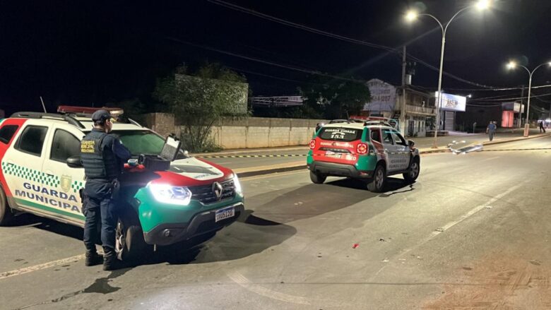 Acidente entre duas motocicletas em Várzea Grande deixa um morto e outro ferido.