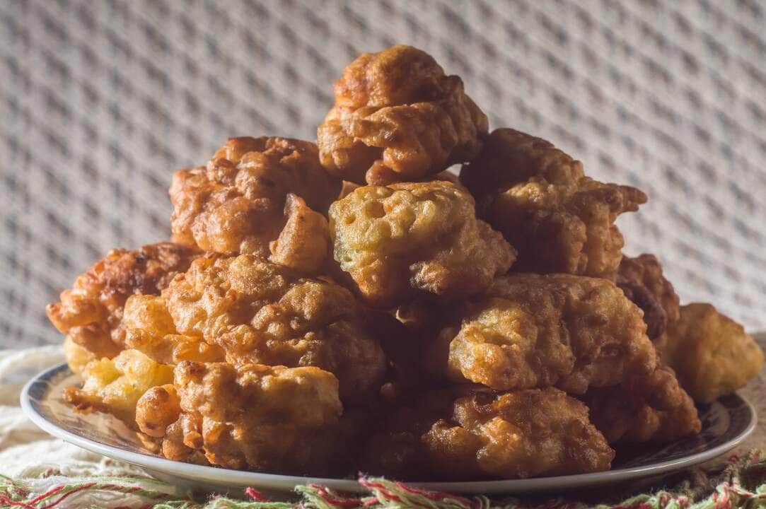 fried rice balls called bolinhos de arroz - Fotos do Canva
