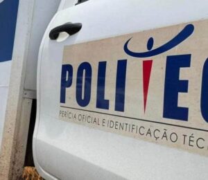 Cena do crime indica execução; vítima foi identificada como Nélio Eliobrincker, de 40 anos, e estava com mais de R$ 2 mil em dinheiro